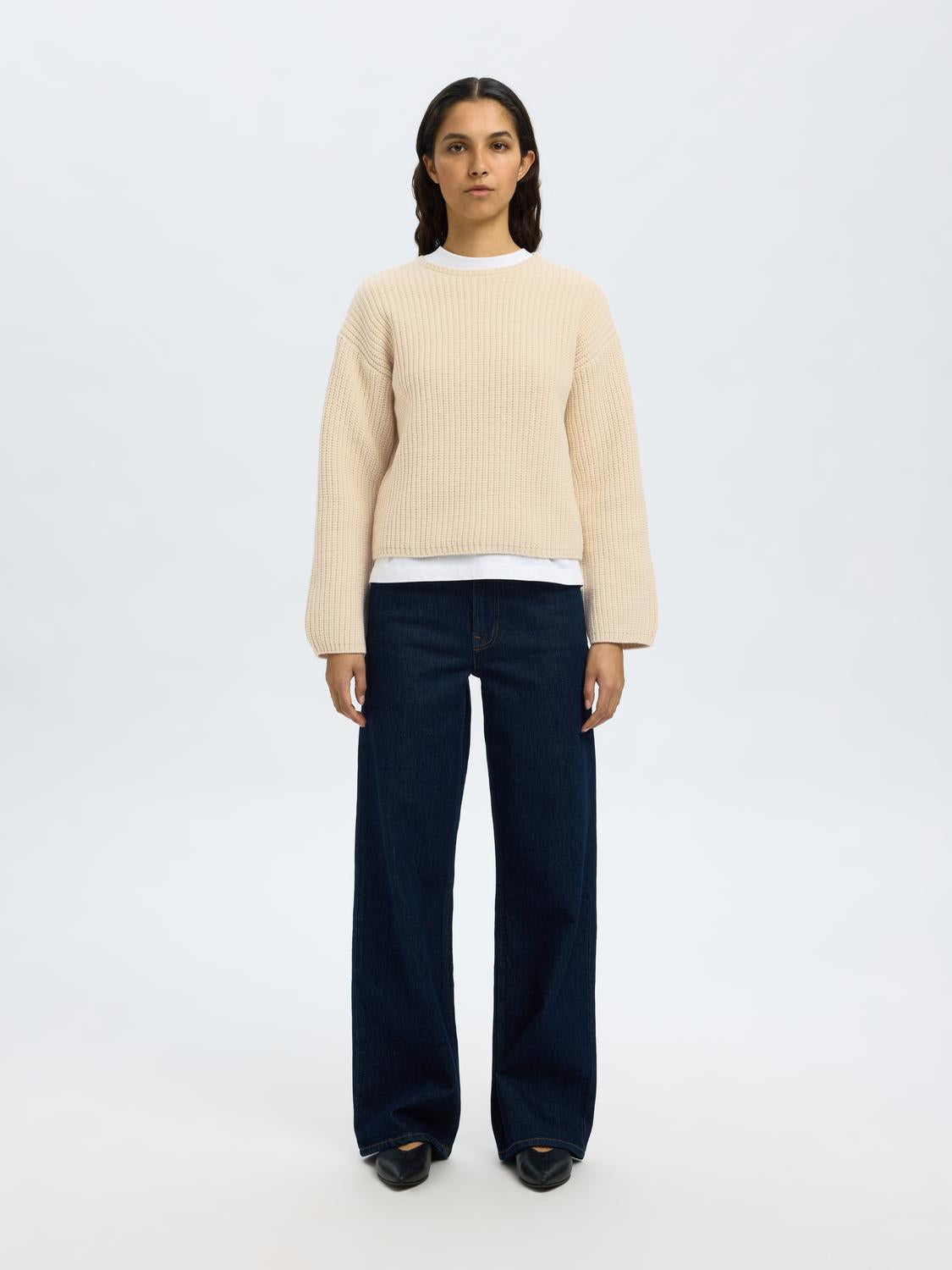 model_shot-front_full